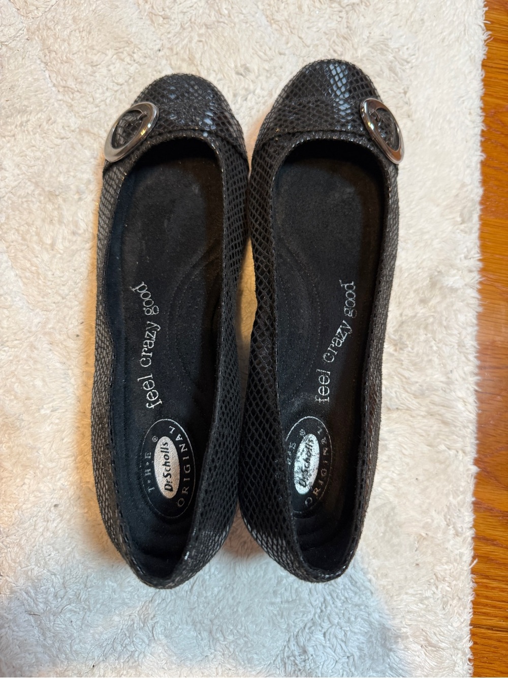 Dr. Scholl's Black Women's Textured Ballet Flats with Round Silver Buckles